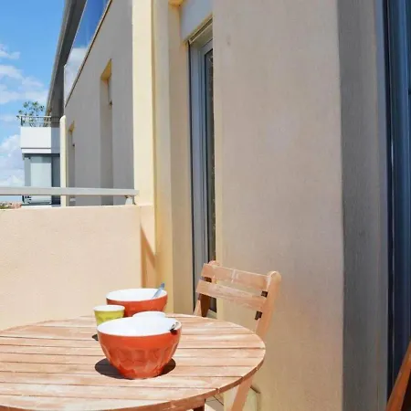 : 2 Chambres, Balcon, Ascenseur - Fr-1-229b-90
